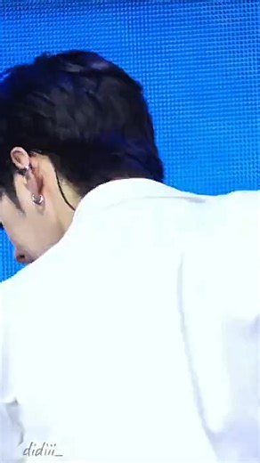 My cheeks turn red under your smile 😳, shining star JL. © 📹 @didiii_up, @Smile_O421 #AHOF #AHOF_JL #jlgaspar #제이엘 #fyp