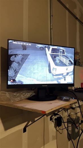 Most security cameras don’t fail because of the camera itself — they fail because of poor installation. Wrong angle. Wrong height. Blind spots everywhere. That’s not security — that’s a false sense of safety. Proper camera placement changes everything. Coverage. Visibility. Real protection. Professional security camera installation. Free on-site evaluation. #SecurityCameras #HomeSecurity #CameraInstallation #HomeSafety #HomeRepairman