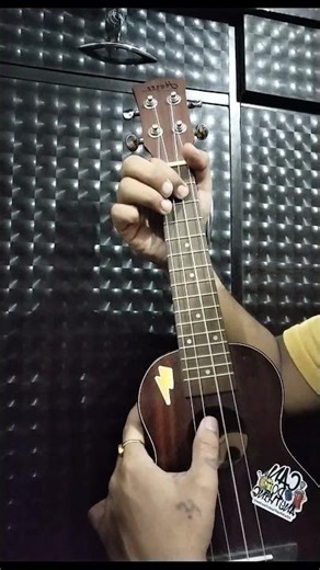 This is how you play the G major chord on ukulele ;) #ukuleletutorial