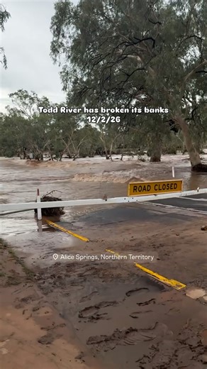 Lyndal Connell on Instagram: "Todd River broke its banks overnight!#natureofalice #alicesprings #flooded #toddriver #redcentrent"