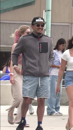 Epic Beach Fart Reactions! 🔥🏝️