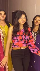 479K views · 10K reactions | trending aap sab v es song pe reels bnaiye jldi jldi | Navya Pandey | Facebook