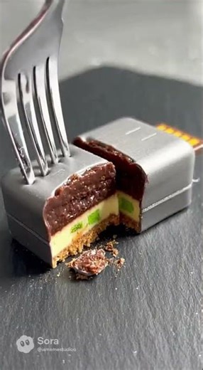 USB DRIVE MOUSE! 💾🤯 CRASHTEST: Hyper-Realistic Edible Tech Slice & Layer Reveal