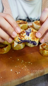 Sakto, malapit na din naman mag Chinese New Year! 💜😊💜 Ube Hopia Recipe: Flour Dough: 256g APFlour Pinch of Salt 125ml Water, room temp 125ml Cooking Oil Butter Dough: 192g APFlour 100g White Sugar 113g Butter, room temp 600g Ube Filling 1. Combine flour dough ingredient in a bowl just until it becomes a dough. Cover and chill in fridge. 2. Combine butter dough ingredients until wet sand texture then cover and chill in fridge. 3. Portion your ube filling to 25g each ball. 4. Combine and knead 