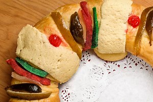 Prepara una Rosca de Reyes casera con la receta tradicional mexicana: rinde para cinco personas y queda deliciosa