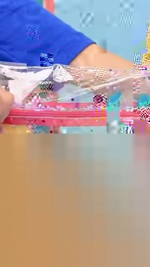 25K views · 112 reactions | These pouches sparkle and shine like no other! ✨ Grab the FREE sewing pattern and follow the tutorial on my blog! | Sweet Red Poppy | Facebook