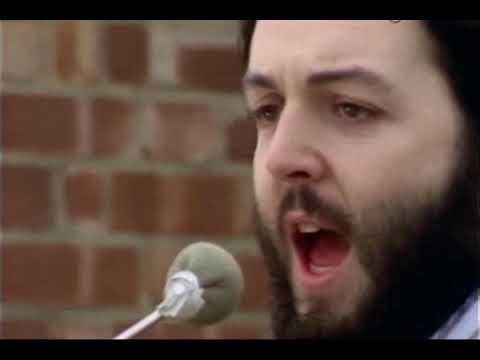 The day U2 ‘stole’ The Beatles’ last rooftop concert at Apple Corps: “I hope we lived up to it”