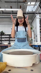 Day 9 of functional pottery: A PIE DISH!!! ✨🥧🤤 been craving pot pie lol #pottery #ceramics #pie #functionalart #ceramicware #hobby | Emme Zhou