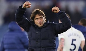 Conte thrilled to meet Tottenham journalists in person