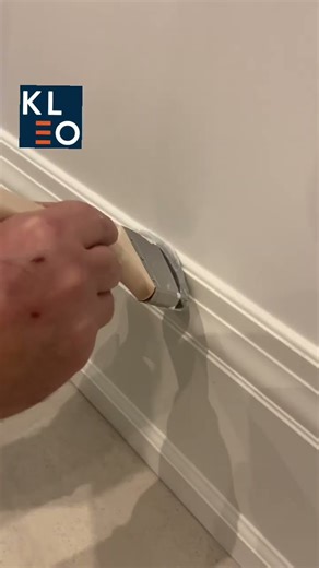 Baseboard cut perfection. KLEOMAXIM.com • 416-902-2808 • Serving Simcoe County