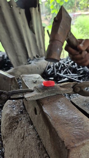 The Master of Fire: Witness Asia's Most Incredible Blacksmithing Skills.📍