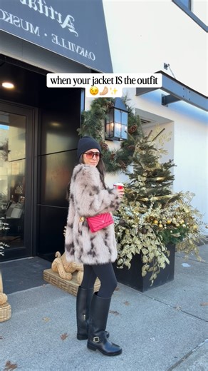 Chelsea Sousa on Instagram: "love winter fashion for this reason alone 🤌🏼✨ Faux fur, fur jacket, winter outfit, winter outfit ideas, cozy season"