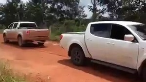 Mitsubishi Triton vs Toyota Hilux in a tug of war! Very surprising results! | HSP 4x4
