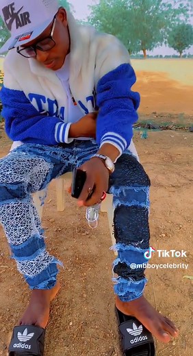 Outdoor Fashion: Texas Style in Ripped Jeans