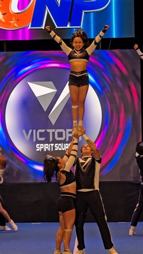 Victory Spirit Squad Stunts and Baskets lv 7! Abierto Metropolitano ONP 2025! 🎀❤️ . . . --------------------------------------------------------- Síguenos para más contenido cheer @cheerflix_mx --------------------------------------------------------- . . . . . #cheermemes #cheer #cheerpictures #tiktokchallenge #CheerflixMx #cheerup #cheerworlds #cheerleading #cheerfails #cheerworlds #cheertime #cheerbows #cheerpic #toetouch #cheerleaders #fails #fail #cheerfriends #baskets #nfinity #cheershoes