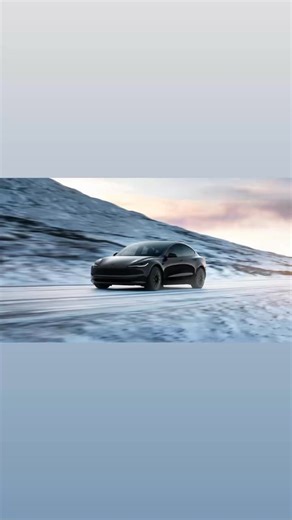 🚗⚡ Lancement de la nouvelle Tesla Model 3 Standard en Europe ! Tesla présente aujourd’hui en France la Model 3 la plus abordable jamais proposée : 36 990 €. Ce modèle vise à rendre la mobilité électrique encore plus accessible tout en conservant tout ce qui fait le succès de la Model 3. 🔋 Ce qu’il faut retenir : • Autonomie WLTP : 534 km • Consommation record : 13 kWh/100 km • 0 à 100 km/h en 6,2 s • Entretien minimal et coûts d’usage réduits • Nouvelles jantes Prismata 18” pour plus d’efficie