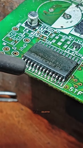 installing cdi ic with tin paste #pcb #component #electronic #shortvideo