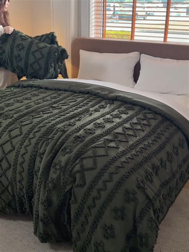 Boho Comforter: Earthy Warmth for Cozy Bedrooms