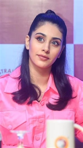 Warina Hussain biography | Warina Hussain lifestyle, Age, Career, Family Husband, Marriage, Income