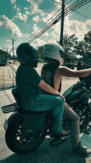 kimberlee_anne (@kimberlee_anne)’s videos with Rollin' (Air Raid Vehicle) - Limp Bizkit