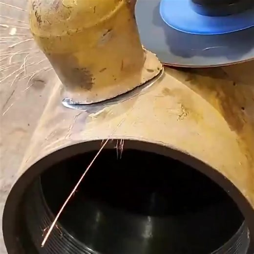 This Cylinder Was Getting Damaged From The Inside! | Cutting Edge Engineering Australia