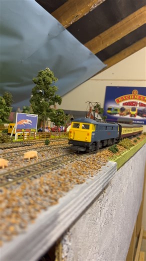 Lima Class 87 BR Blue #modeltrains #railwaytrack #trains #trainspotting #railway