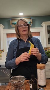 Blooper time! Because what’s a kitchen without a little chaos, a few laughs… and maybe one or two failed burger flips? 🍔😅 We were going to show you how to “flour” your burgers to keep ’em juicy inside (a game changer, by the way)… But instead, you’re getting a slice of the real kitchen life. C’est la vie, mes amis. Tell us your funniest cooking fail in the comments — let’s laugh with each other. | The Kilted Chef