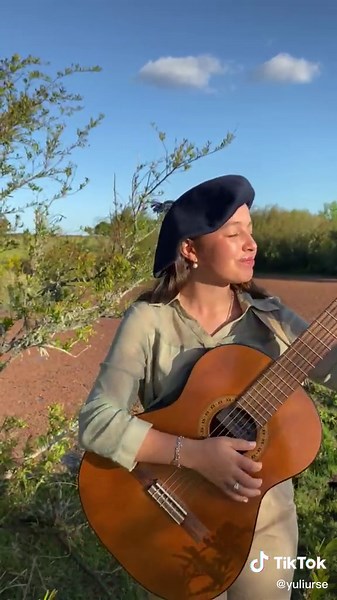 Cantando en Uruguay: Música de Folklore y Tradición