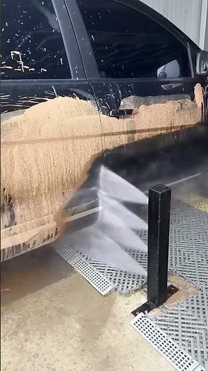 Car washing process with a fully automatic non-contact car washing machine