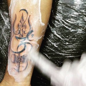 47 reactions · 5 comments | New Work..... Beautiful Om Trishul With Damaru Tattoo Work by Sachin. feedbacks are welcome , #trishul #trishultattoo #om #omtattoo #damaru #tattooideas #tattooaetist #uniquetattoos #instagramer #tattoolove #tattoolovers #tattoo2me #artist #tattoopassion #sachintattooz #davangere Contact Us : Got questions? We have answers. Get in touch today: 8867168231 | Sachin tattoos art gallery | Facebook