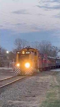 Christmas Trains In 2025 Day 19: MSTX 1155 Pulls The North Pole Express 11/21/25