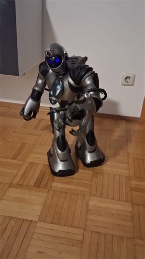 #robosapien v2 demo dance