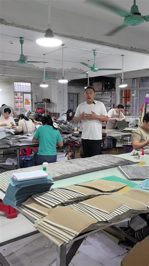 Are you looking for a Chinese women's handbag factory? Contact me.#fyp #bags #handbag #factory #business