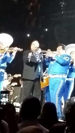 Juan Gabriel ultimo concierto antes do morir