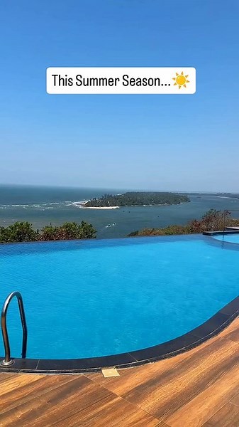 Resorts With Infinity Pool