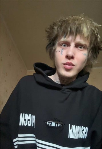 Video's van смертельноболен 02 ૐ (@helpunknownuser) met оригинальный звук - 大 大 大