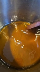 🚭 Want to stop smoking? Make yourself some herbal "Stop Smoking Lozenges" that can curb cravings and help detoxify your body of nicotine. When a craving hits, grab one of these herbal candies instead of a cigarette. Your body will thank you later!!🚬🌿💪🍬 RECIPE • 4 teaspoons ginger • 1 teaspoon oatstraw • 1 teaspoon skullcap • 1-2 cinnamon sticks (ceylon recommended) • 2 lemons • 1 cup raw honey • candy thermometer INSTRUCTIONS: 1. Add herbs to a sauce pan with 4 cups of water. Bring to a sim