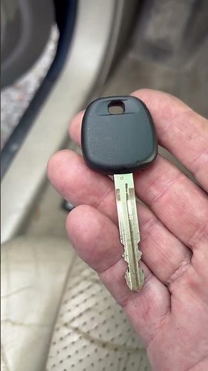 2004 Toyota Highlander new chip key not an instructional video #allockandkeyco #smartpro ￼