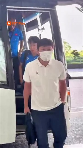Ngay lúc này, tại sân bay Nội Bài, đội tuyển Việt Nam lên đường sang Hàn Quốc, #vlogminhhai #fptplay #doituyenvietnam #kimsangsik #DinhBac
