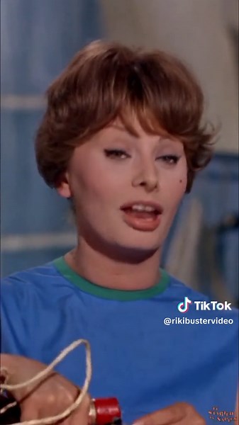 Tu vuo' fa' l'americano - Sofia Loren & Carlo Angeletti