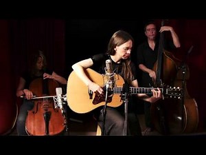 Bronwynne Brent - Heartbreaker - Live @ Crackle&Pop!