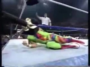 Macho Man Randy Savage vs Shawn Michaels for the WWF Title in Germany 1992 Part 2