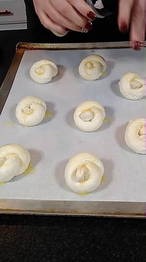 3 Ingredient Garlic Knots EASY! #shorts