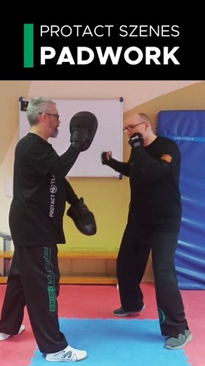 A bit of Padwork in Maxx PROTACT. The versatile Martial Art branch with influences of Filipino Martial Arts, Wing Tsun and Jeet Kund Do. | Protact - Tactics4Defense