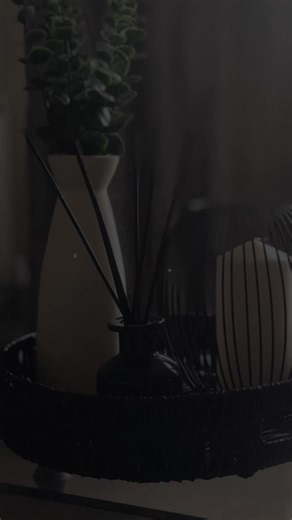 Centre piece ideas#candles #frames #vasestyling #decor