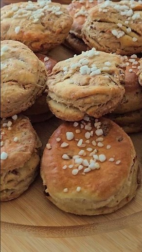 🧈 Traditionelles ungarisches Rezept: Pogácsa mit Grammeln wie bei Oma!