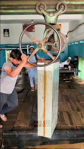 Ever Wondered How Big Ice Blocks Are Made?