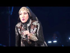 Famous singer Shila Amzah (茜拉) concert Shanghai, China...
