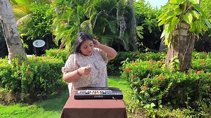 Bonito es que es querer Y que te quieran tambien Bonito es sentirse el dueño del amor de una mujer... Alvaro el barbaro - El amañaito disfruta de este temazo con el perreo de Mily Iriarte. Feliz fin de semana Como siempre la producción audiovisual a cargo de 𝗡𝗲𝗴𝗿𝗼 𝗦𝗮𝗺𝗽𝗹𝗲𝗿 agradecimientos a la Fundación RoZtro en la lucha por declarar la manifestación Champeta Patrimonio Inmaterial de la Humanidad. #PUCC #Pickotera #mujerchampeta #champetamujer #pickoterasamplista #lapickoteradelospue