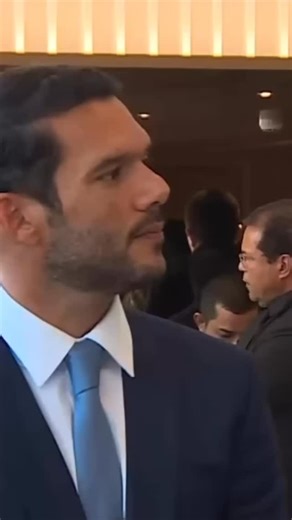 88K views · 134K reactions | O novo presidente da CBF, Samir Xaud, rechaçou qualquer possibilidade de mudanças na tradicional identidade visual da Seleção. Questionado sobre os rumores de uma camisa vermelha, ele foi direto: “Camisa da Seleção Brasileira — verde e amarela”. : TNT SportsBr | Conexão Política | Facebook